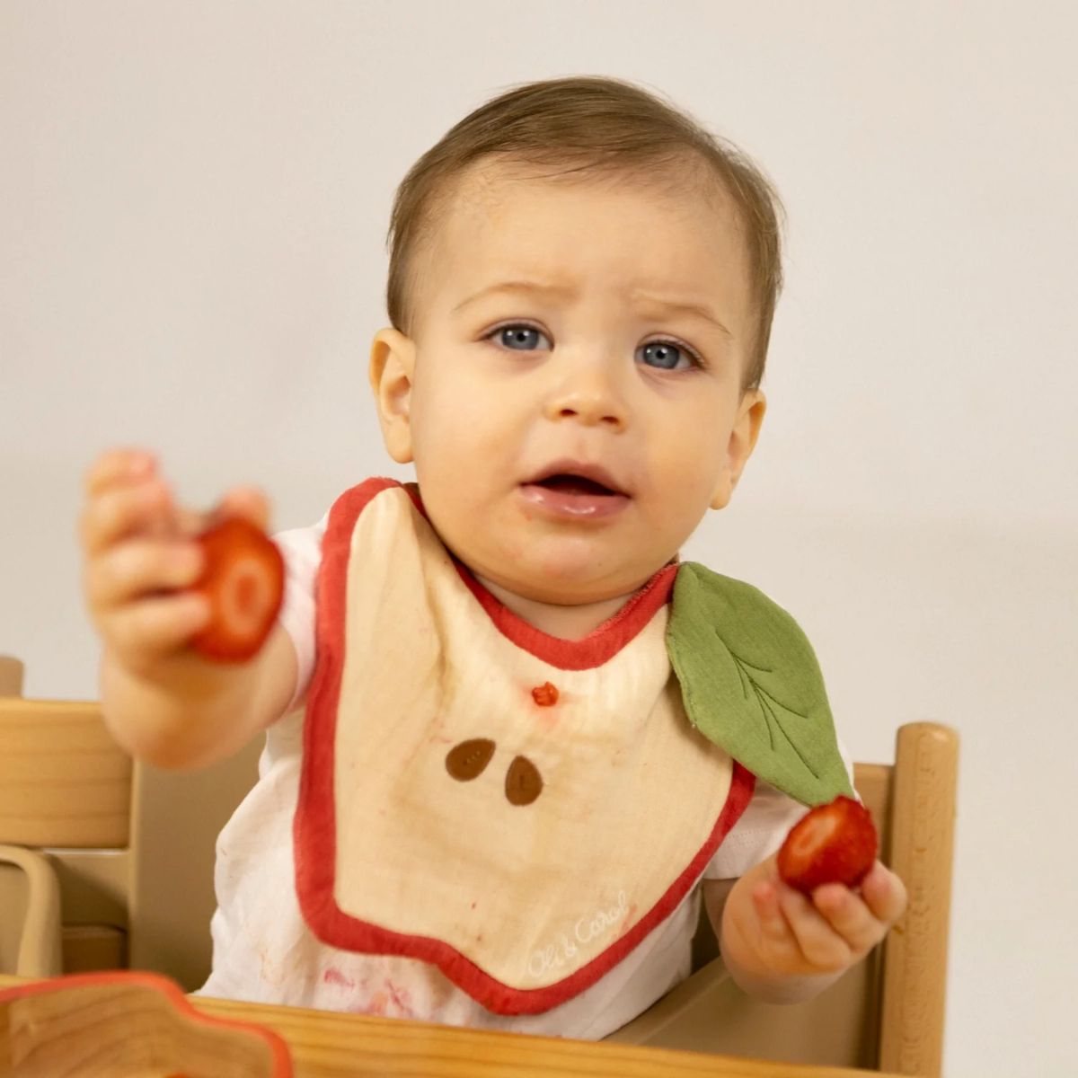 Oli & Carol Bib -  Pepa The Apple - Practical and Playful Design